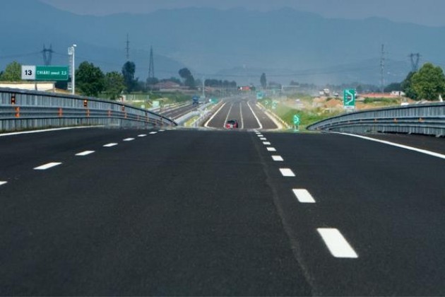 Lombardia. Movimento 5 Stelle a Maroni: no a duecento chilometri di nuove autostrade deserte