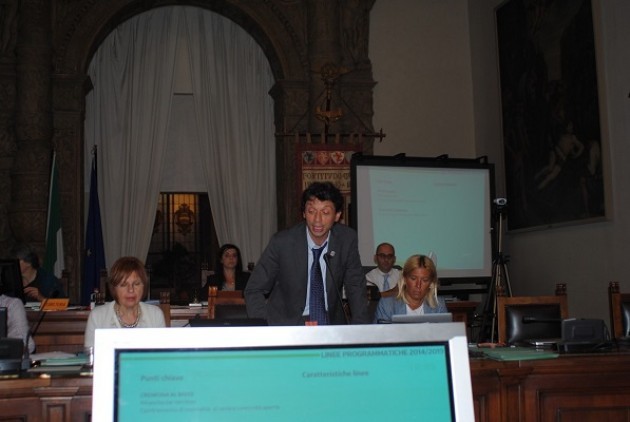 Gianluca Galimberti  sindaco di Cremona presenta le linee programmatiche 2014-2019