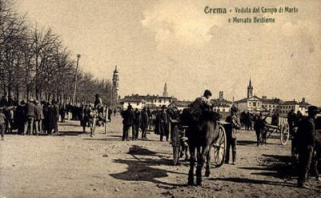 Veduta del campo di Marte e del mercato del bestiame di Crema