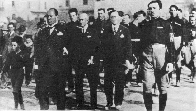 Roberto Farinacci con Mussolini ad un  convegno agrario a Cremona