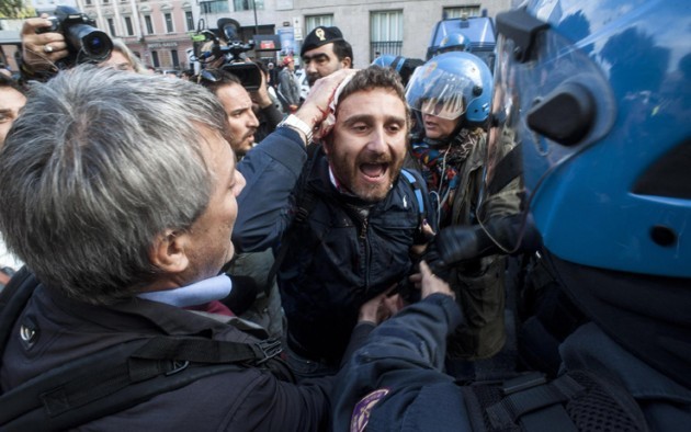 La polizia carica i lavoratori a Roma . L’audio delle dure dichiarazioni di Landini