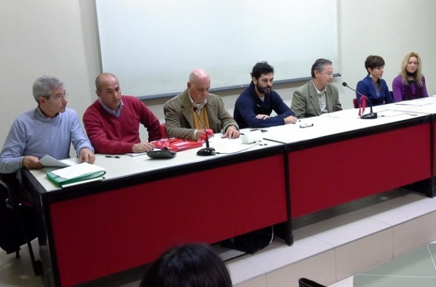 Renzi taglia i fondi ai patronati sindacali. Le proteste di Cgil-Cisl-Uil-Acli di Cremona (video)