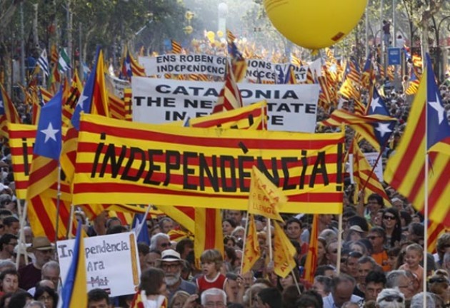 In Catalogna il 32,8% alle urne, l'80% a favore dell'indipendenza