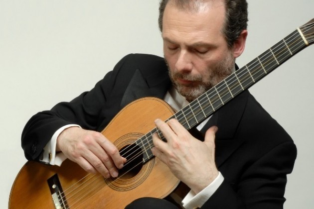 Continua ‘Il violinista sul tetto’, le chitarre di Picasso con Stefano Grondona