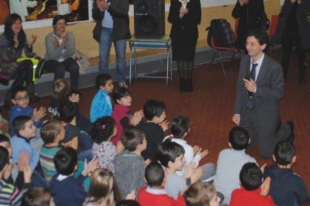 Sindaco di Cremona, bambini e genitori di Borgo Loreto a scuola a ‘piedibus’