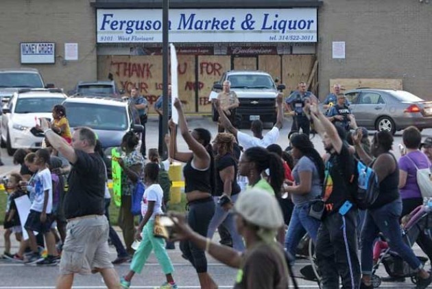 Ferguson, USA, Amnesty chiede rispetto del diritto di manifestazione pacifica