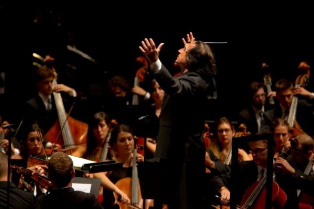 Riccardo Muti e l’Orchestra Cherubini a Cremona, lunedì al Ponchielli