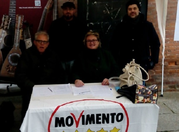 Il M5S Cremona aderisce alla raccolta di firme sul tema #FUORIDALLEURO