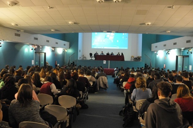 Sport e diritti nella storia: Shoah, fascismo, Resistenza. Successo dell’iniziativa al Torriani di Cremona