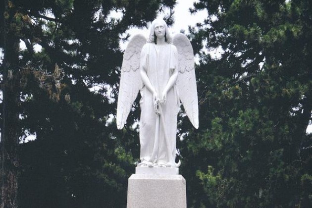 Comune di Cremona: ‘No a foto e video dentro il Cimitero, salvo permesso’