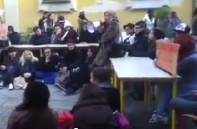 2012. Cremona, lezione all'aperto contro i tagli alla scuola(Video)