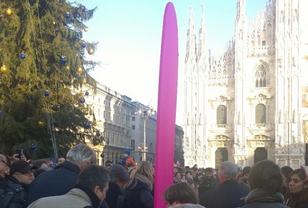 Epifania a Milano. La calza della befana lunga 2015 metri