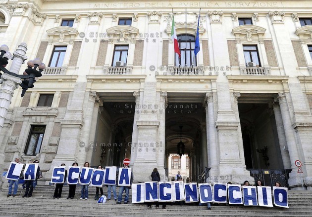 Scuola: i sindacati chiedono incontro al Ministro Giannini