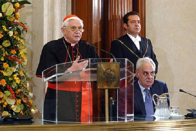 Il punto di Rosario Amico Roxas. Le radici dell’uomo