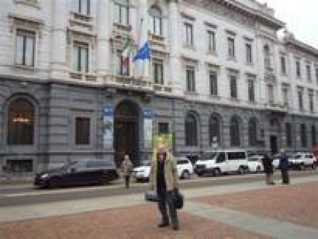 Banche Esplode la diseguaglianza tra banchieri e bancari