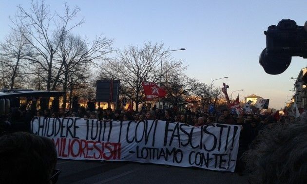 (VIDEO) Cremona, corteo e tafferugli. Scontri alla manifestazione antifascista.