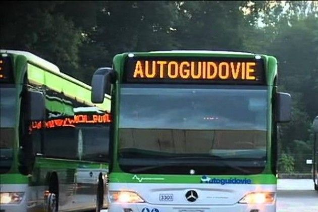 Autoguidovie Milano, studenti a bordo con l’abbonamento e dalla porta anteriore