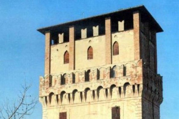 In cammino in provincia di Cremona, verso la casa-torre di Torlino Vimercati