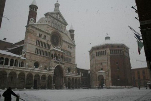 Neve a Cremona, si consiglia di spostarsi solo per motivi di necessità