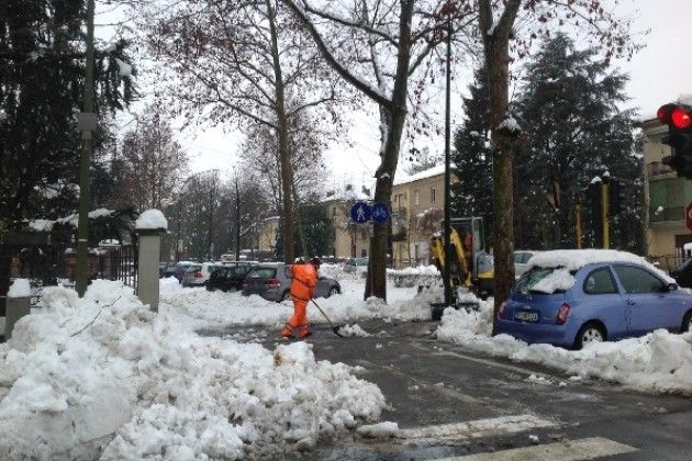 Cremona Anche migranti e minori stranieri al lavoro per lo sgombero della neve