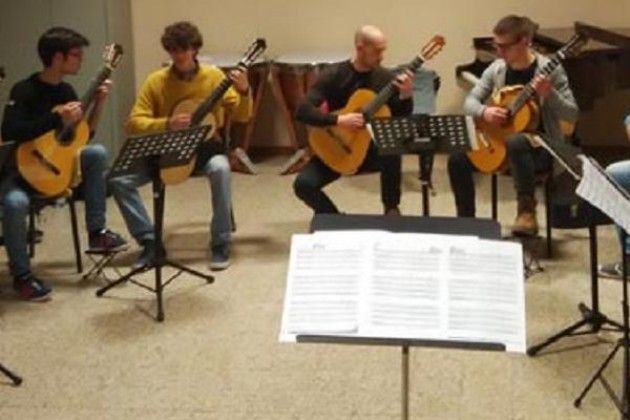 ‘Chitarre… a geometrie variabili’, a Cremona l’ensemble del Donizetti di Bergamo