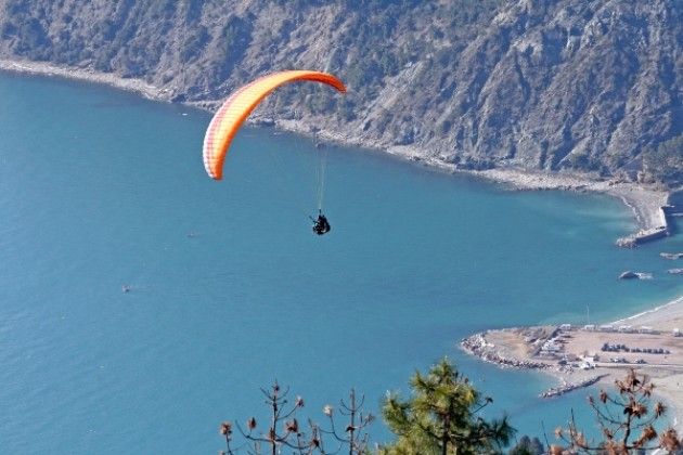 Fine settimana tra parapendio e deltaplani al Monterosso Meeting in Liguria