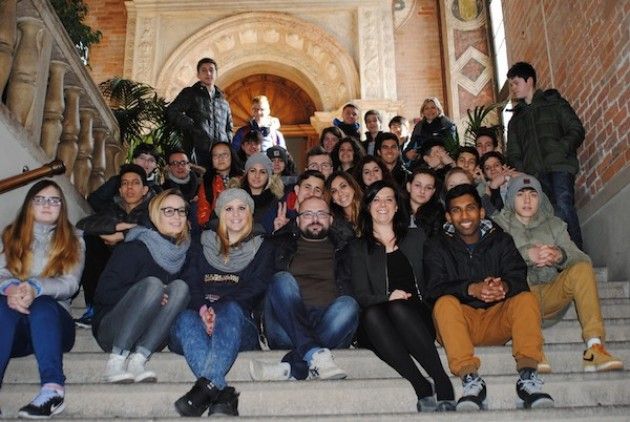 Allievi dell'Istituto Einaudi visitano il Comune di Cremona