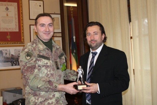Il Presidente della Provincia di Cremona visita il 10° Reggimento Genio Guastatori