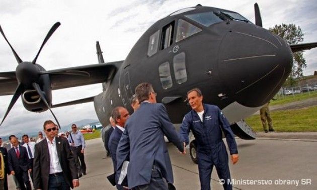 M5S Lombardia. Maroni come Renzi, stregato dal volo in elicottero