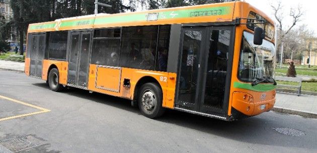 Autobus a Cremona, interviste ai passeggeri su spostamenti e biglietti