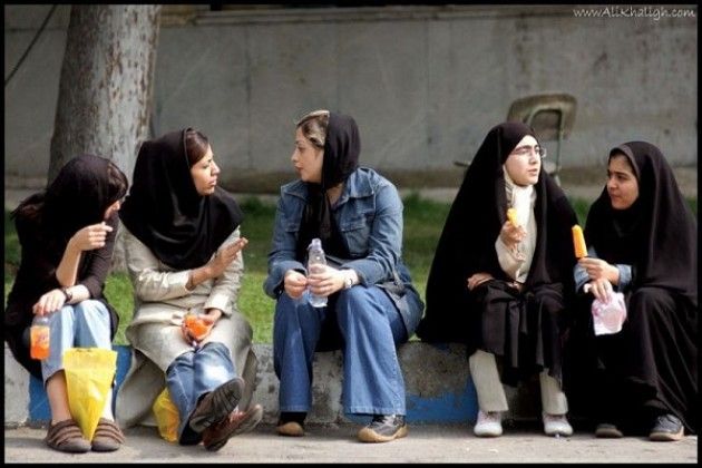 Iran: proposte di legge considerano le donne mere ‘macchine da riproduzione’