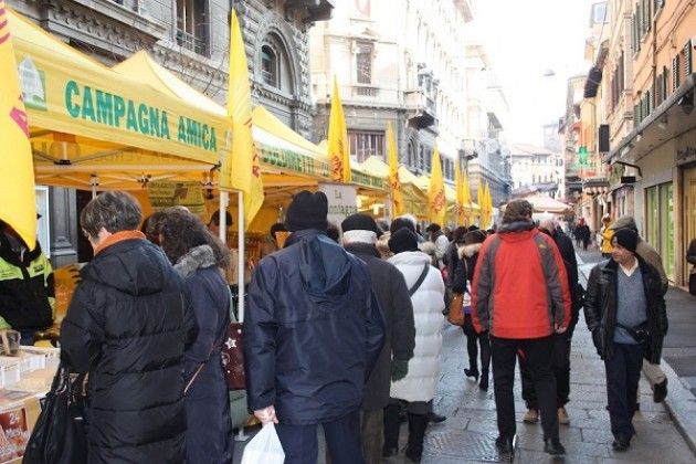 Milano, debutta la rete dello street food italiano: dalle Apecar del gusto alle zone