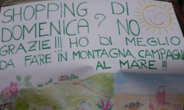 Sì alla mobilitazione contro aperture commerciali festive anche a Modena