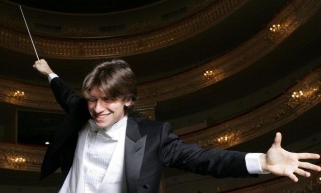 Daniele Rustioni torna a Cremona, martedì al Ponchielli l’Orchestra della Toscana