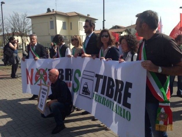500 persone hanno aderito al Corteo contro la Ti-Bre autostradale