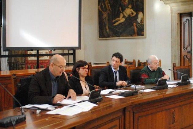 Bandiere sul Torrazzo di Cremona , un piccolo volume che racconta una grande storia