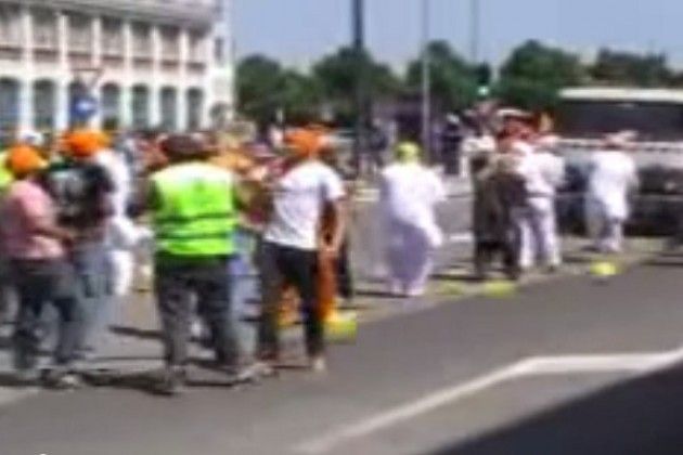 2009 Cremona. Il corteo religioso Baisakhi della Comunità Sikh