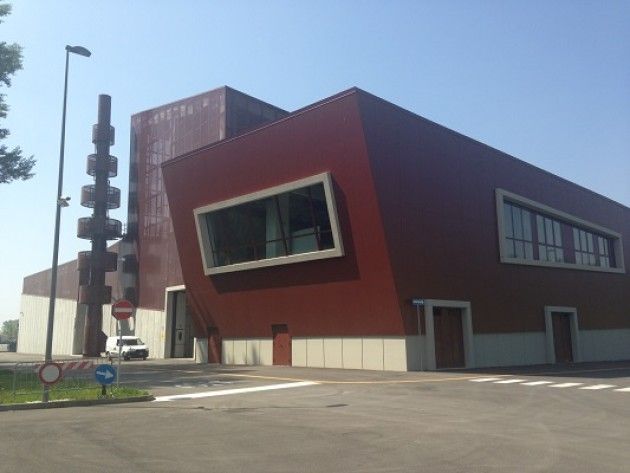 Dove vanno i nostri rifiuti una volta riciclati? Manfredini visita gli impianti di Cremona