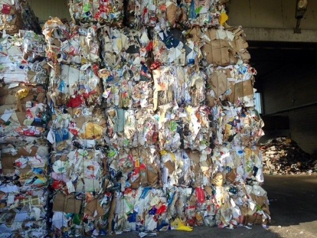 Dove vanno i nostri rifiuti una volta riciclati? Manfredini visita gli impianti di Cremona