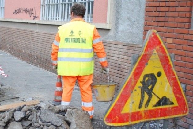 Lavori a Cremona, in molte vie è all’opera il Gruppo di pronto intervento strade