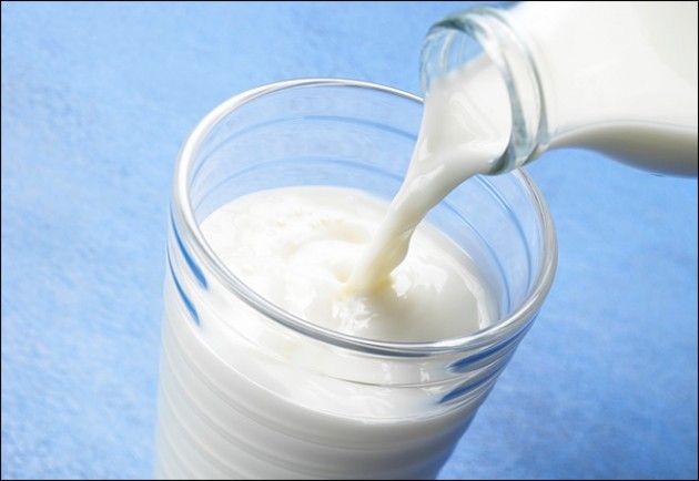 Latte, prezzo indicizzato ai formaggi dop: accordo al vertice con la Regione