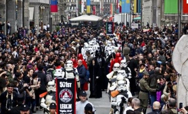 Milano Star Wars Day migliaia di fan hanno partecipato all’evento.
