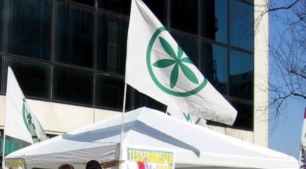 Oggi presidio della Lega Nord presso la Prefettura di Cremona contro l'arrivo di nuovi immigrati clandestini