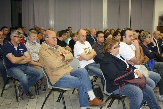 Pizzighettone Sala consiliare gremita per l'incontro sulla sicurezza