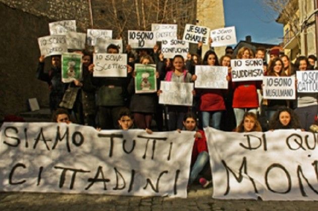 2 Giugno 2015. Il comune di Cremona consegna la Costituzione ai 18 enni