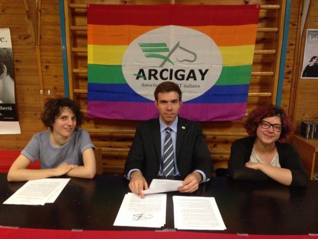 Arcigay Cremona lancia la campagna ‘100 Comuni contro l’Omofobia’