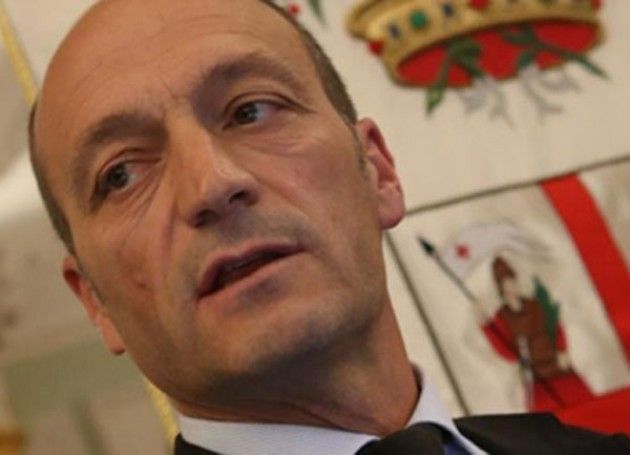Presidente della Provincia Vincenzi premia studenti dell'Isis Ponti, Gallarate