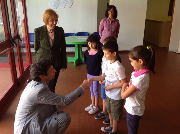 Cremona Giochi dipinti sull'asfalto alla scuola Mazzolari