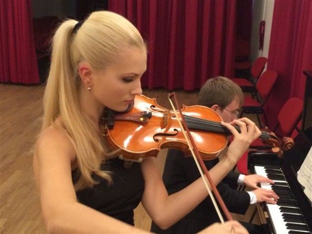 A Cremona ‘Sguardo ConCorde’, serenate al balcone con Anastasiya Petryshak