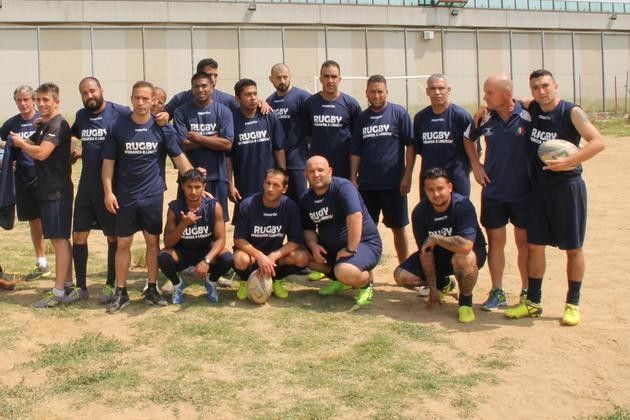 Casa Circondariale di Cremona, consegnate le maglie alla nuova squadra di rugby